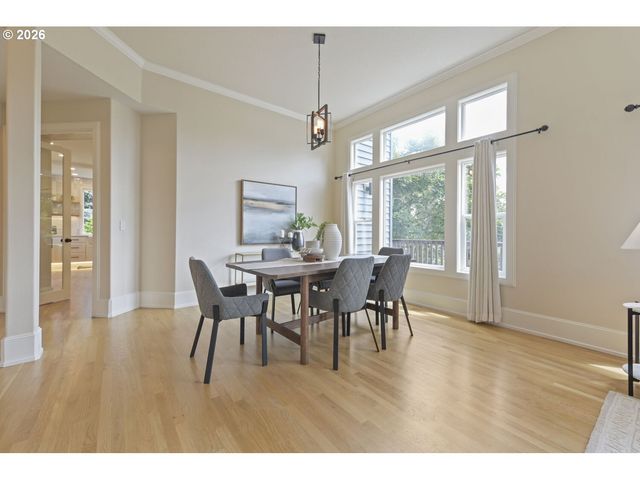 4322 Sw TERLYN Ct, Portland, OR 97221