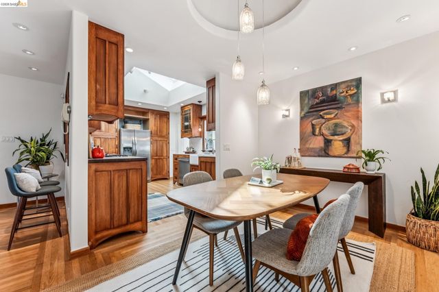 998 30Th St, Richmond, CA 94804