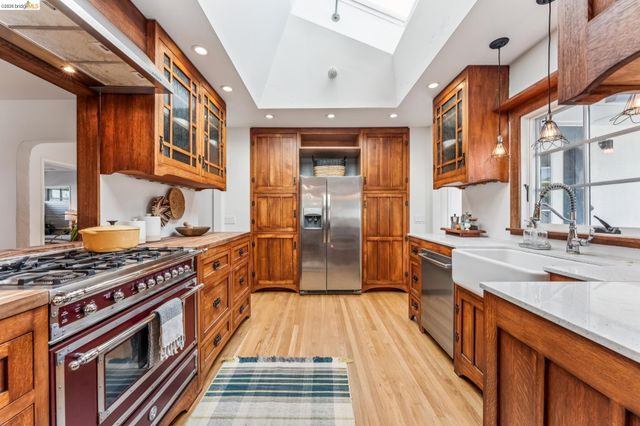 998 30Th St, Richmond, CA 94804