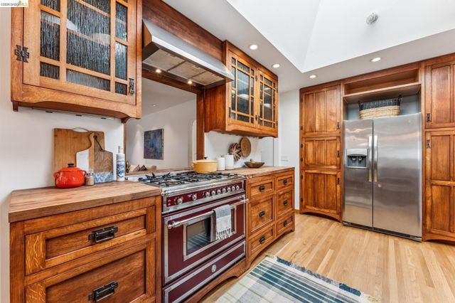 998 30Th St, Richmond, CA 94804