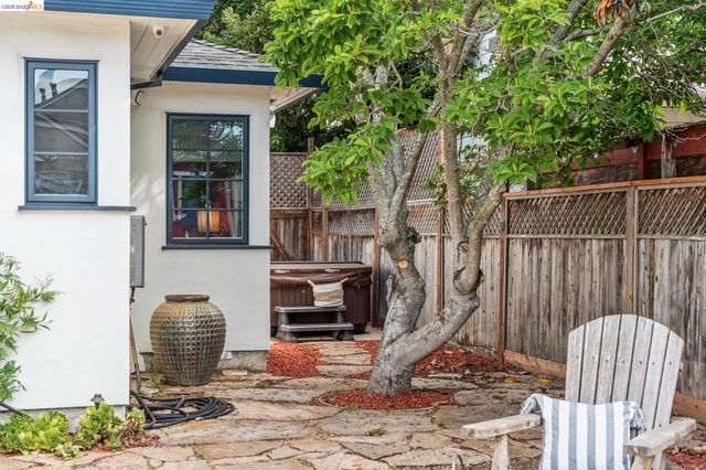 998 30Th St, Richmond, CA 94804