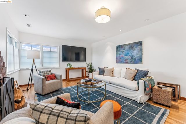 998 30Th St, Richmond, CA 94804