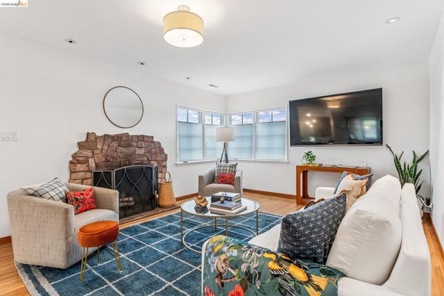 998 30Th St, Richmond, CA 94804