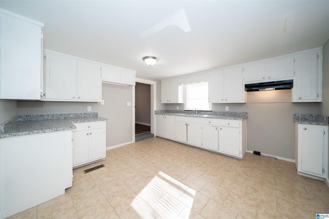 3225 4TH AVENUE N, Bessemer, AL 35020