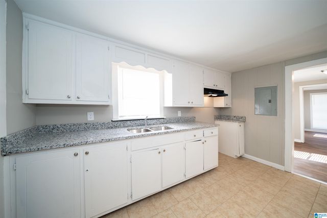 3225 4TH AVENUE N, Bessemer, AL 35020