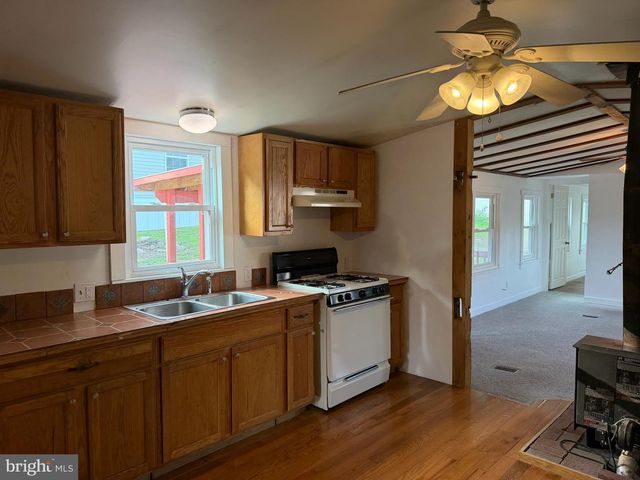 309 POPLAR LN, New Providence, PA 17560