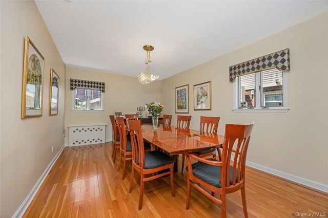 7528 170th Street, Fresh Meadows, NY 11366