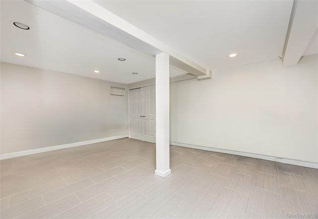 7528 170th Street, Fresh Meadows, NY 11366