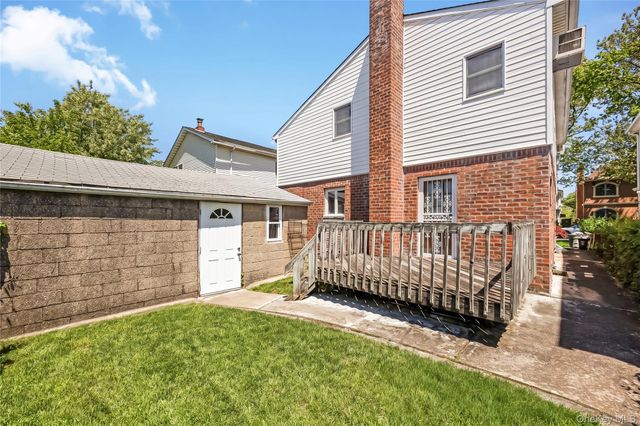 7528 170th Street, Fresh Meadows, NY 11366