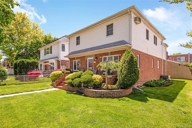 7528 170th Street, Fresh Meadows, NY 11366