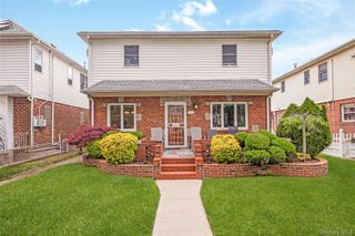 7528 170th Street, Fresh Meadows, NY 11366