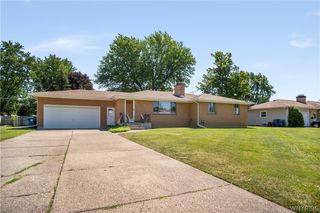 154 Bellingham Drive, Amherst, NY 14221