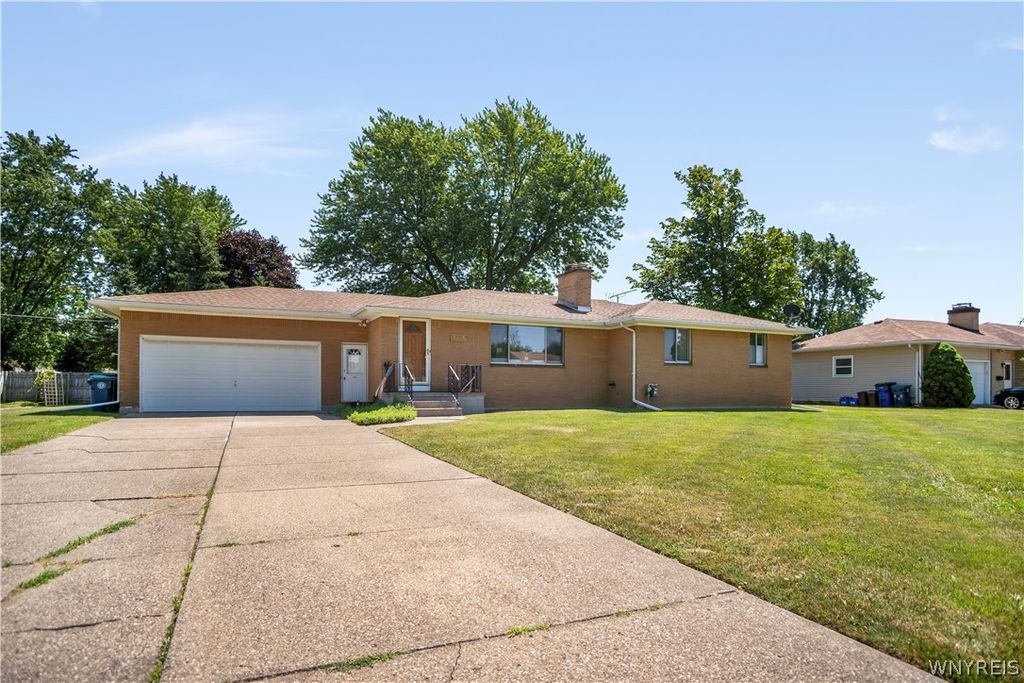 154 Bellingham Drive, Amherst, NY 14221