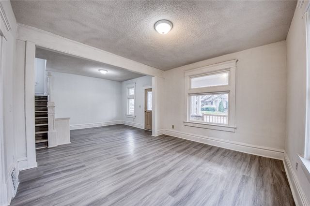 923 Adams St, New Castle, PA 16101