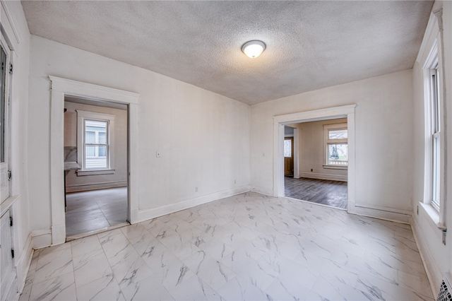 923 Adams St, New Castle, PA 16101