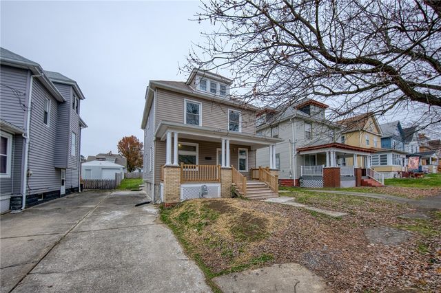 923 Adams St, New Castle, PA 16101