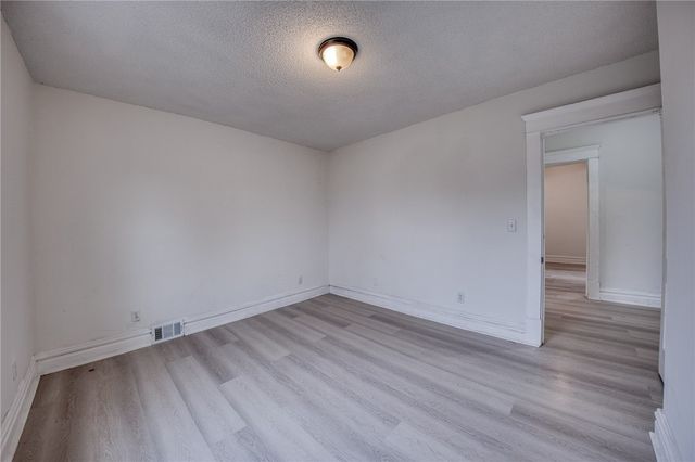 923 Adams St, New Castle, PA 16101