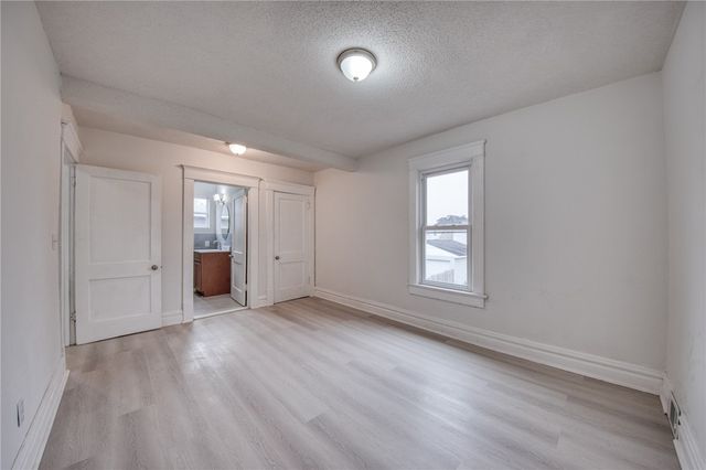 923 Adams St, New Castle, PA 16101