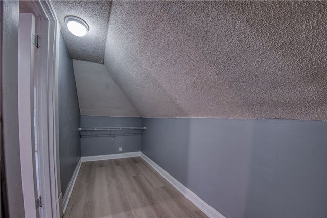 923 Adams St, New Castle, PA 16101