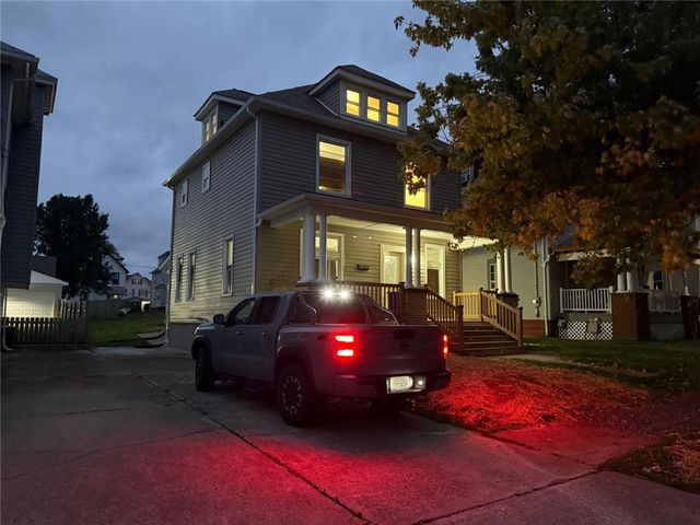 923 Adams St, New Castle, PA 16101