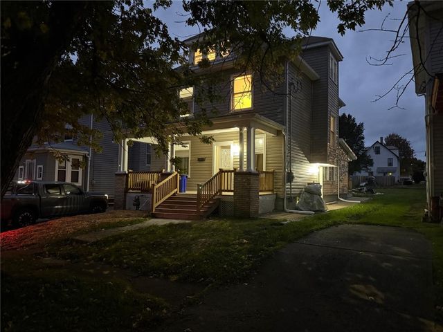 923 Adams St, New Castle, PA 16101