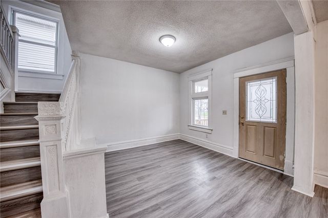 923 Adams St, New Castle, PA 16101