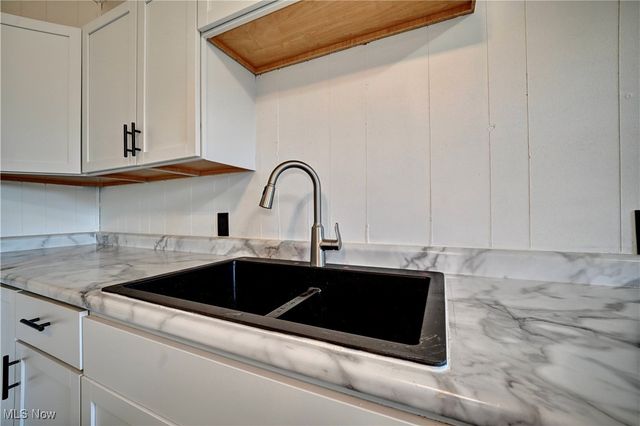 140 S Main Street, Uhrichsville, OH 44683