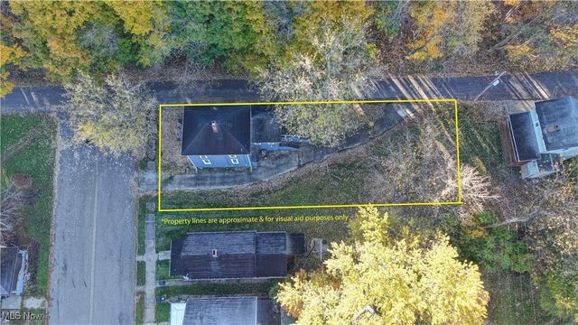 140 S Main Street, Uhrichsville, OH 44683