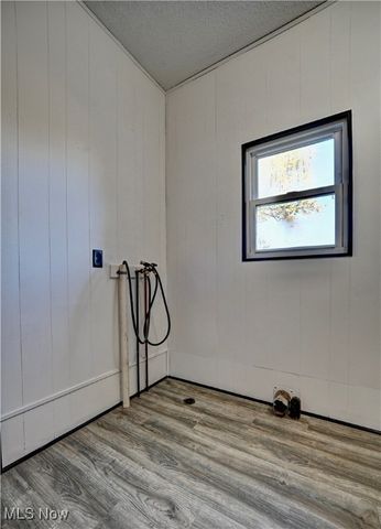 140 S Main Street, Uhrichsville, OH 44683