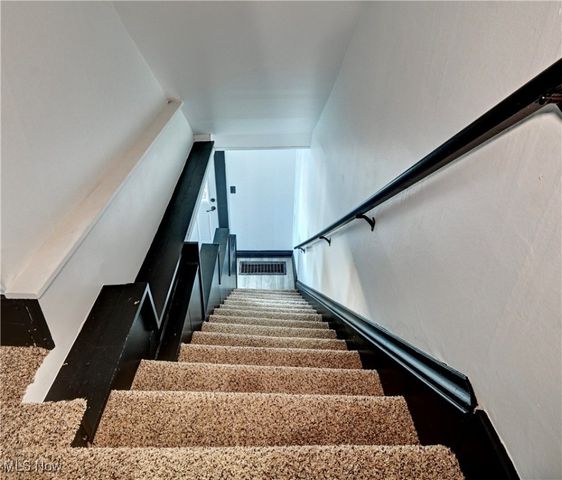 140 S Main Street, Uhrichsville, OH 44683