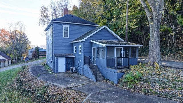 140 S Main Street, Uhrichsville, OH 44683