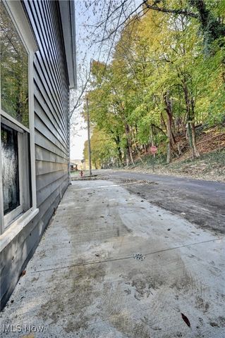 140 S Main Street, Uhrichsville, OH 44683