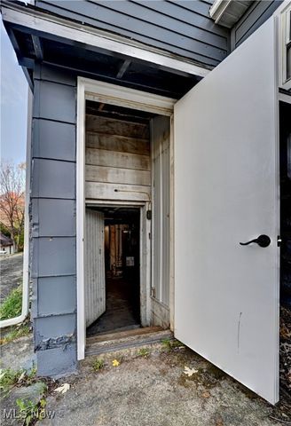 140 S Main Street, Uhrichsville, OH 44683