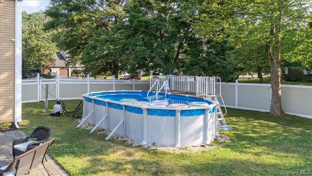 17 Nottingham Drive, Wheatley Heights, NY 11798