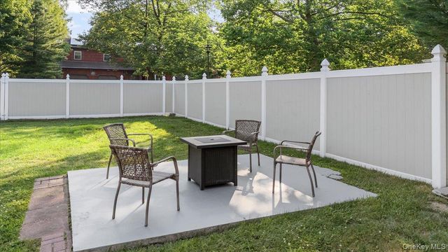 17 Nottingham Drive, Wheatley Heights, NY 11798