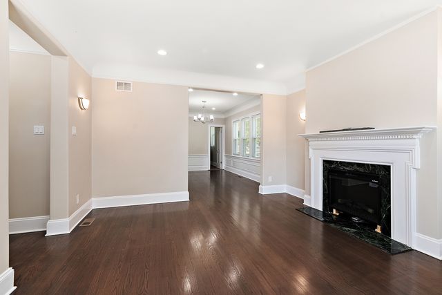 9400 S Charles Street, Chicago, IL 60643