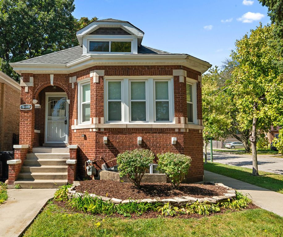 9400 S Charles Street, Chicago, IL 60643