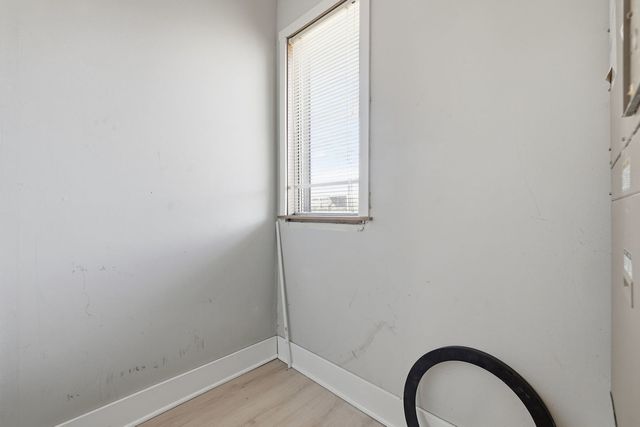 382 oak trails Road 301, Des Plaines, IL 60016