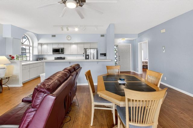 8073 Aberdeen Drive 102, Boynton Beach, FL 33472
