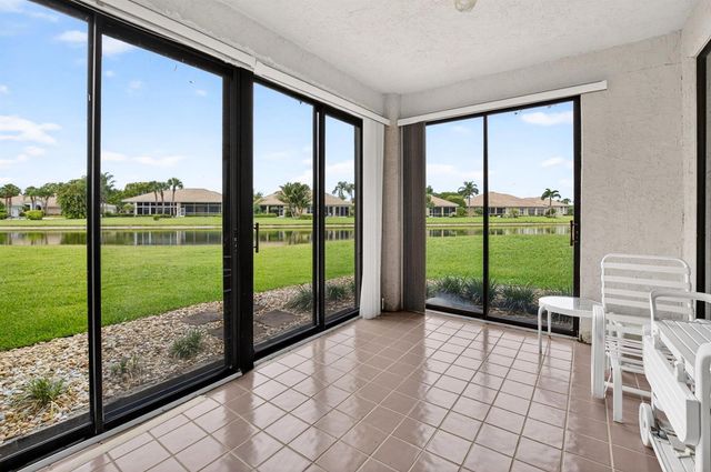 8073 Aberdeen Drive 102, Boynton Beach, FL 33472