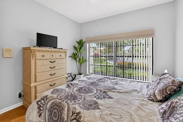 8073 Aberdeen Drive 102, Boynton Beach, FL 33472