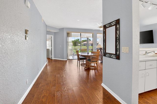 8073 Aberdeen Drive 102, Boynton Beach, FL 33472