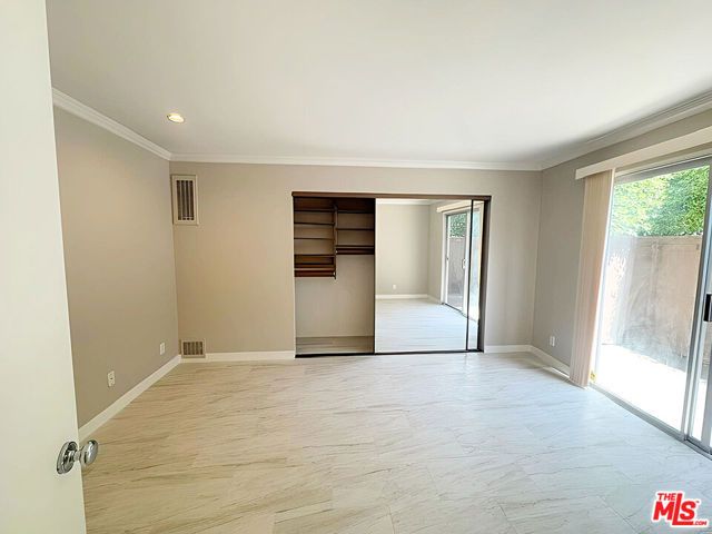 1323 S Carmelina Avenue 104, Los Angeles, CA 90025