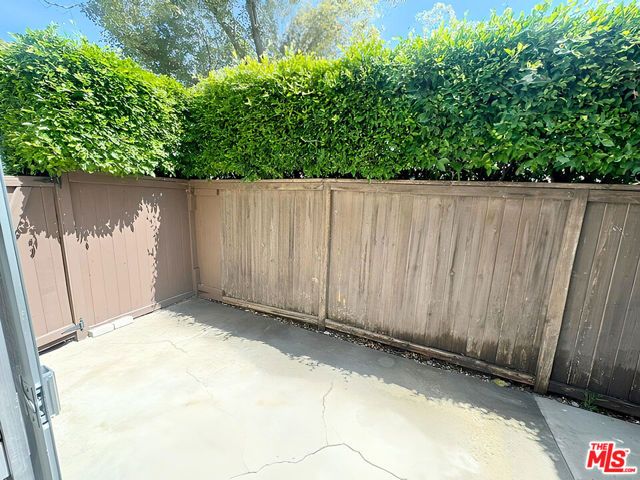 1323 S Carmelina Avenue 104, Los Angeles, CA 90025