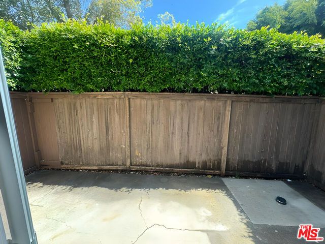 1323 S Carmelina Avenue 104, Los Angeles, CA 90025