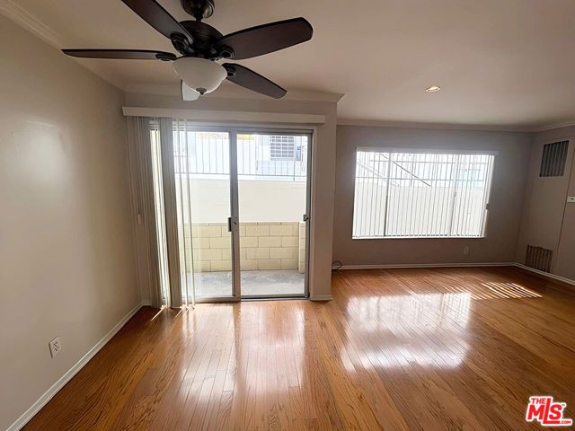 1323 S Carmelina Avenue 104, Los Angeles, CA 90025