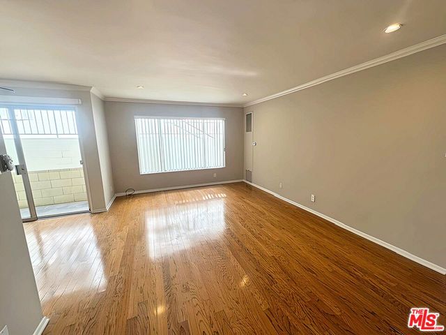 1323 S Carmelina Avenue 104, Los Angeles, CA 90025