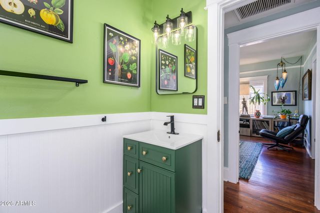 2041 N 11TH Street, Phoenix, AZ 85006