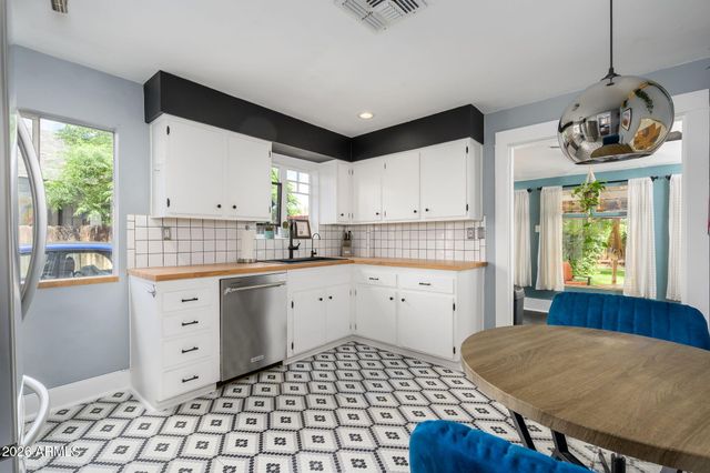 2041 N 11TH Street, Phoenix, AZ 85006