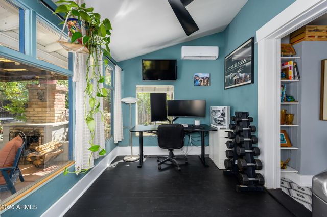 2041 N 11TH Street, Phoenix, AZ 85006